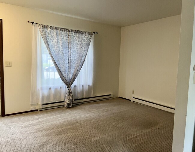 Living Room - 153 School St