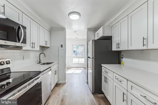 Foto del edificio - 630 Clearwater Ct