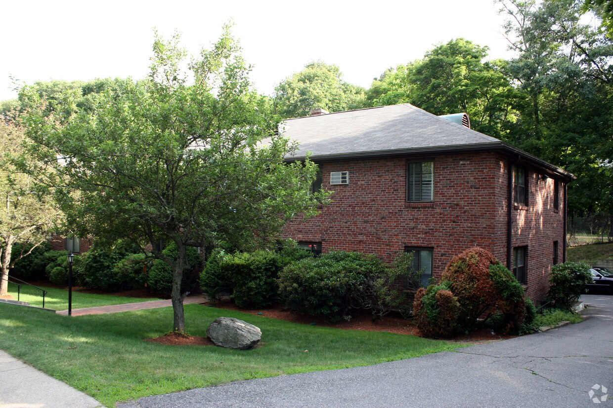 6870 Wyman St, Newton, MA 02468 Apartments in Newton, MA