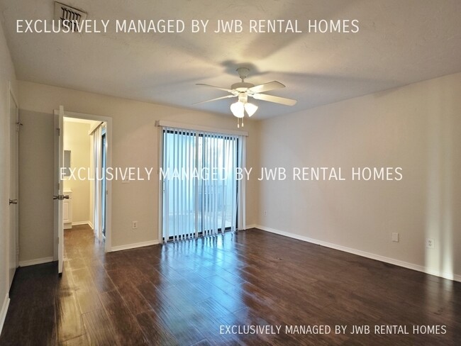 Building Photo - 11571 Summer Tree Rd N