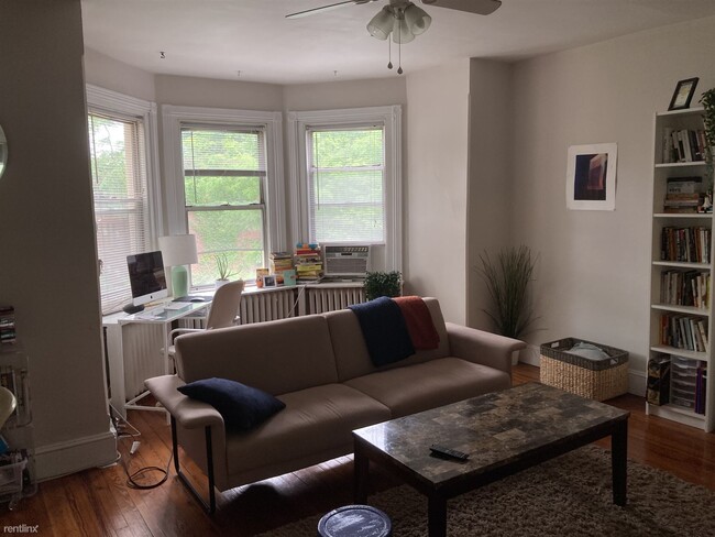 Foto del edificio - 2 br, 1 bath Apartment - 4519 Chester Avenue