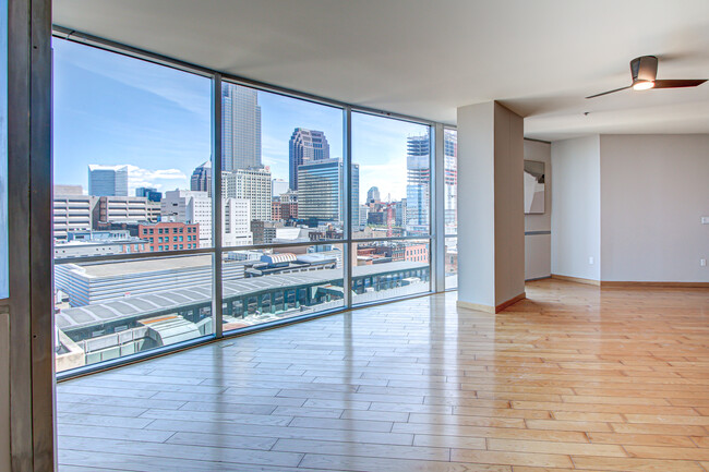 Foto del edificio - 701 W Lakeside Ave