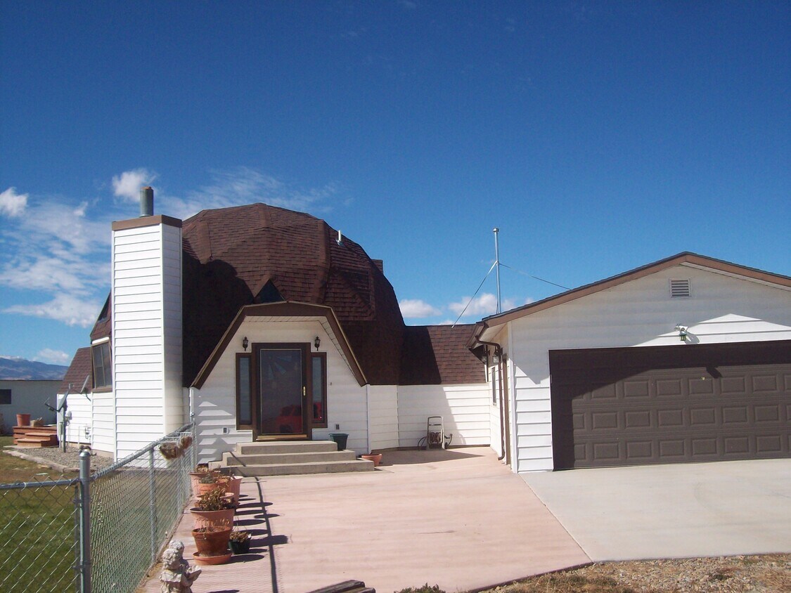 Primary Photo - 3123 E County Road 8 S
