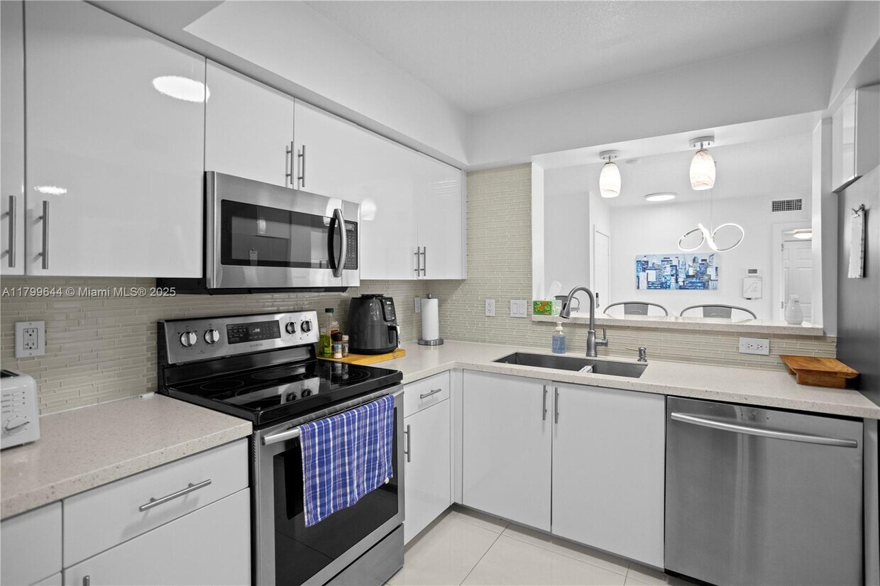 Foto principal - 529 E Sheridan St