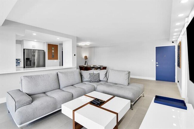 Building Photo - 2701 N Ocean Blvd