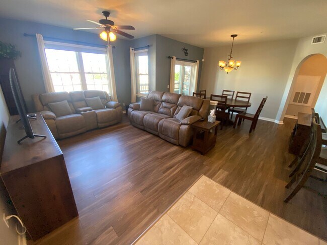 Building Photo - Furnished Condo in Stroh Ranch