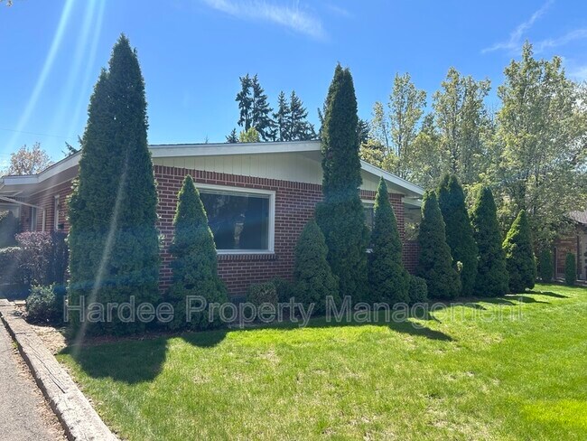 Building Photo - 3825 W Kootenai St