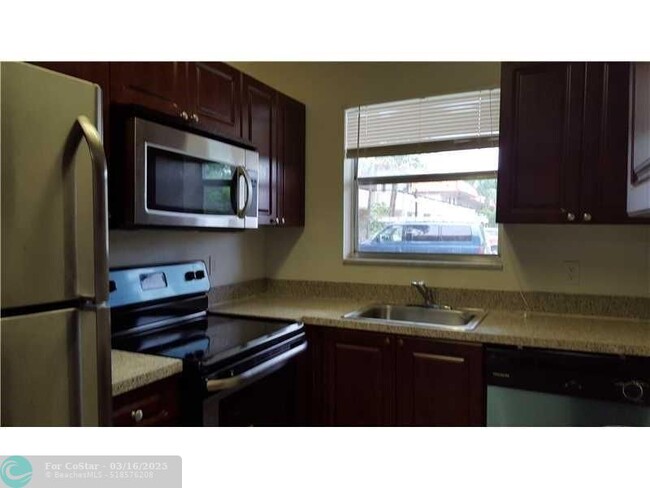 Building Photo - 400 NW 65th Ave