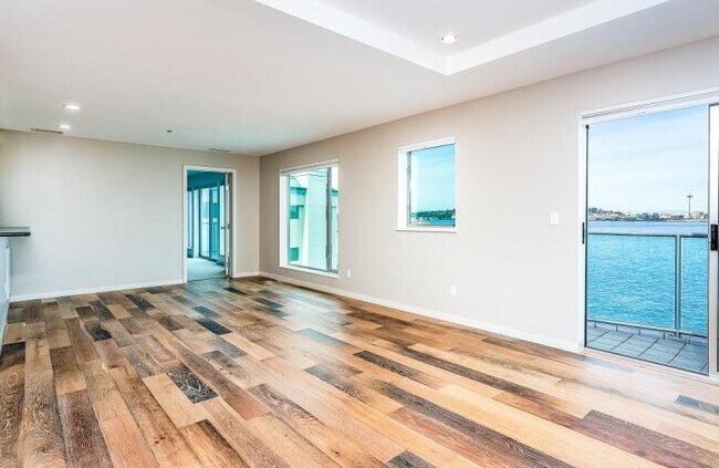 Building Photo - 3 bedroom in Seattle WA 98116