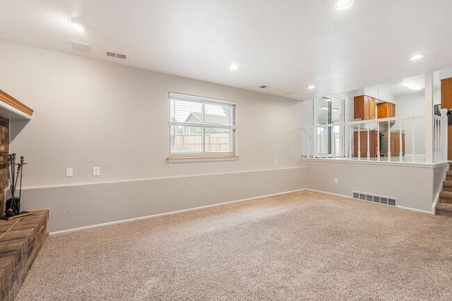 Foto del edificio - 4-Bedroom Home with RV & Trailer Parking