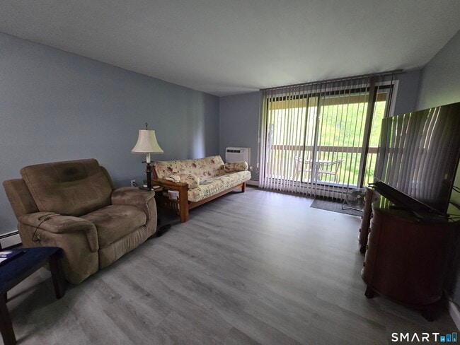 Building Photo - 2211 Cromwell Hills Dr