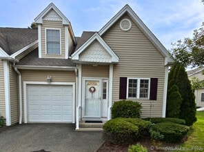Building Photo - 511 Elm St