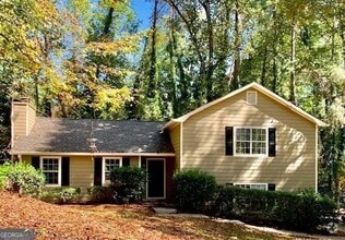 Building Photo - 2257 Turtle Club Dr NE