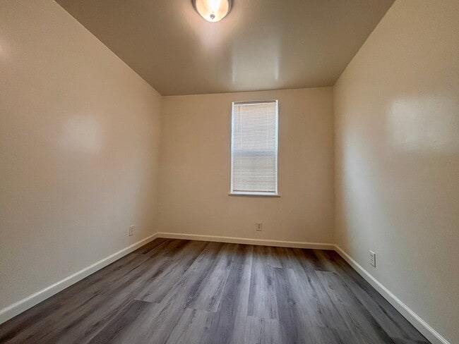 Building Photo - 1408 21st Ave