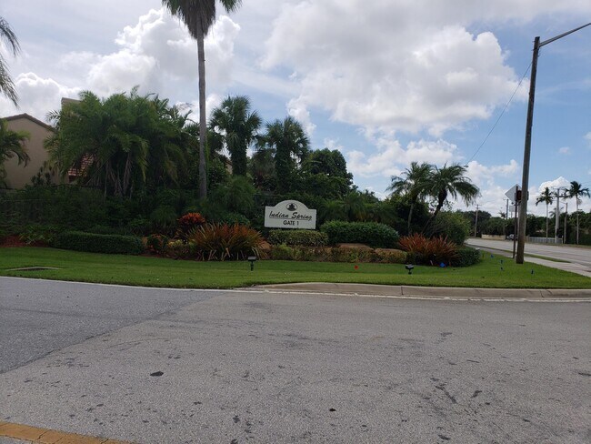 Foto del edificio - 11115 Oakdale Rd