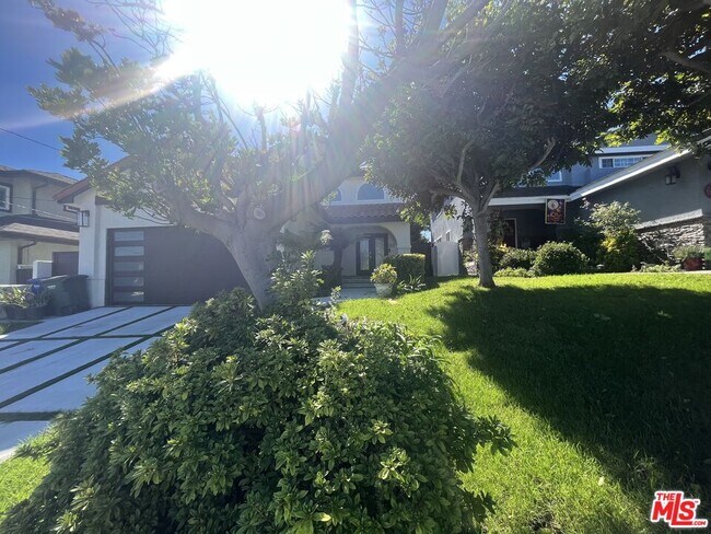 Foto del edificio - 654 W Acacia Ave