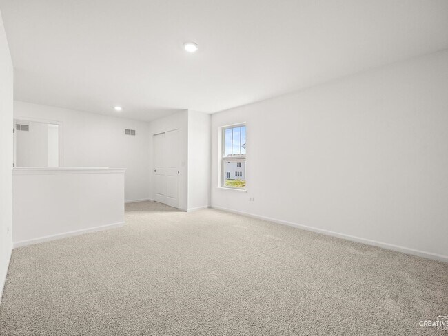 Building Photo - 385 Danforth Dr