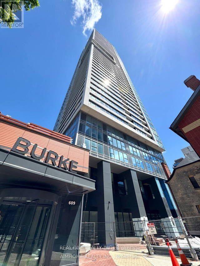 Building Photo - 609 Sherbourne St