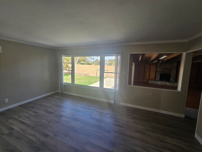 Foto del edificio - Cul-De-Sac Large 4 Bedroom 2 Bath Home w/F...