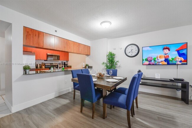 Building Photo - 1200 Brickell Bay Dr