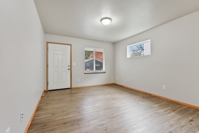 Photo - 4bed/2.5 Bath home - Available in SE Portland,