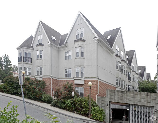 The Village at Bronxville 125 Parkway Rd Bronxville, NY Apartments