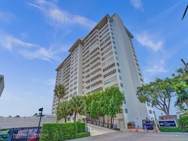 Building Photo - 2100 S Ocean Dr
