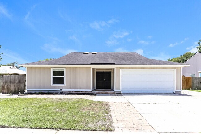 Building Photo - 3738 Indian Princess Rd N