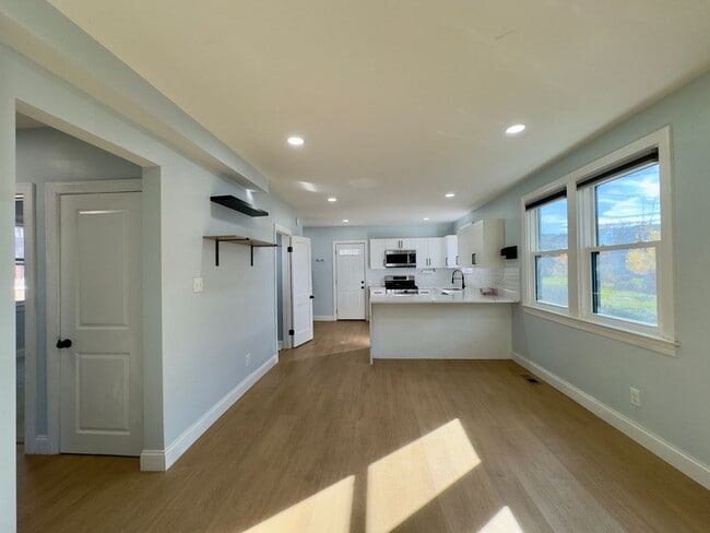 Building Photo - Charming 3 Bedroom/3 Bathroom Detached Home in Woodlawn, MD!