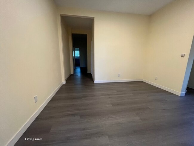 Building Photo - 2819 1/2 Altura St