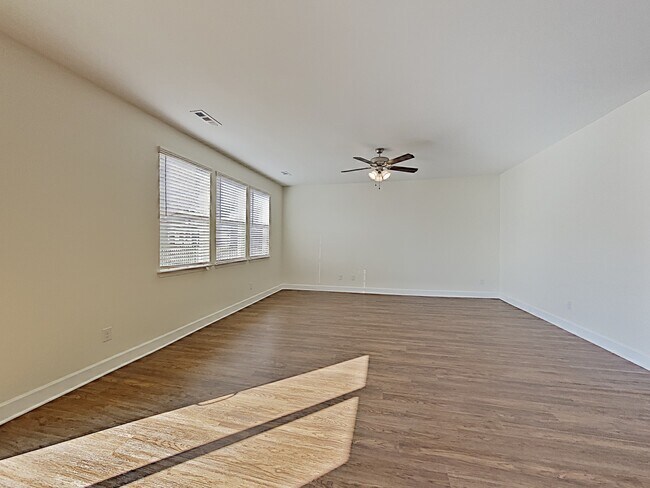 Building Photo - 421 Bluewater Drive