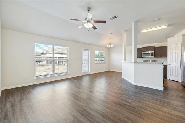 Foto del edificio - 326 Emerald Ridge Dr