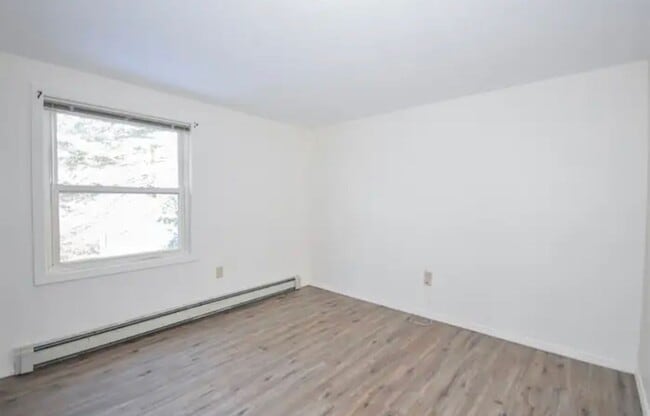 Building Photo - 36 Toftree Ln