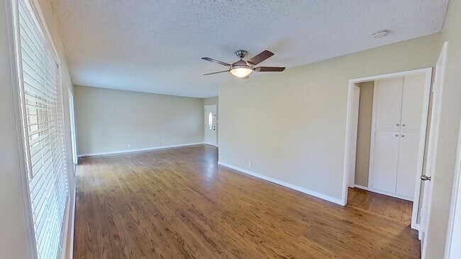 Building Photo - Lovely 3 Bed 1.5 Bath House in Whittier!