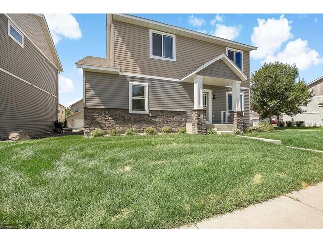 Building Photo - 2768 Clover Ridge Dr