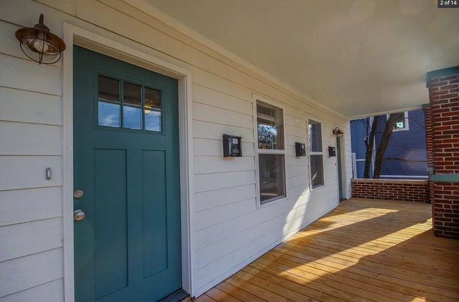 Building Photo - 2 Bed Apartment in Highland Park! Laundry ...