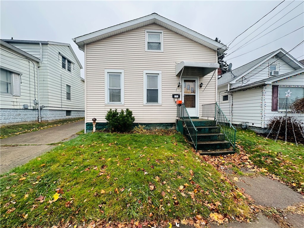 Primary Photo - 3518 Maple St