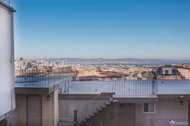 Foto del edificio - 646 Corbett Ave