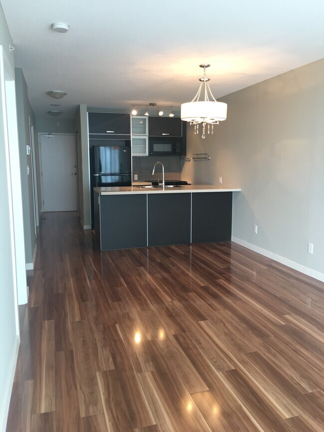 Building Photo - 1103-13688 100 Avenue