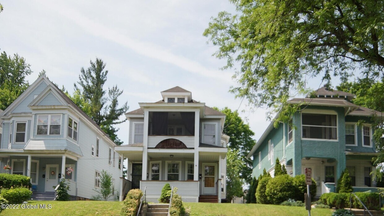 Primary Photo - 864 Myrtle Ave