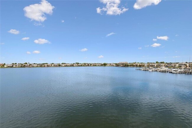 Foto del edificio - 1490 Harbor Dr