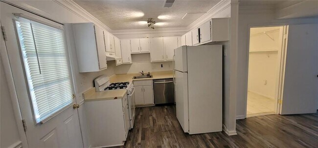 Building Photo - 3284 Highpoint Ct