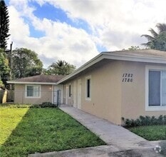 Building Photo - 1782 SW 44th Terrace