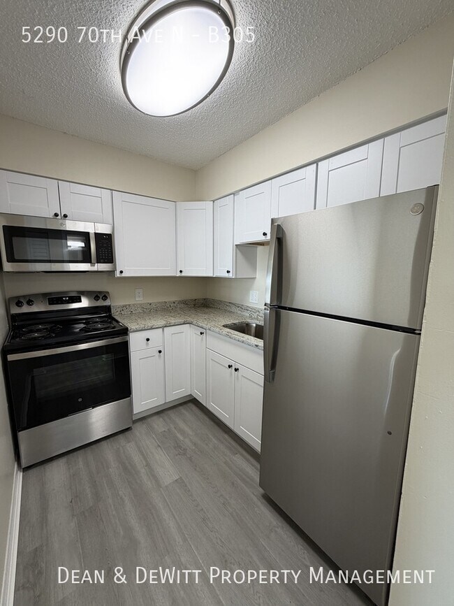 Building Photo - 1 Bed/1 Bath - Unit B305