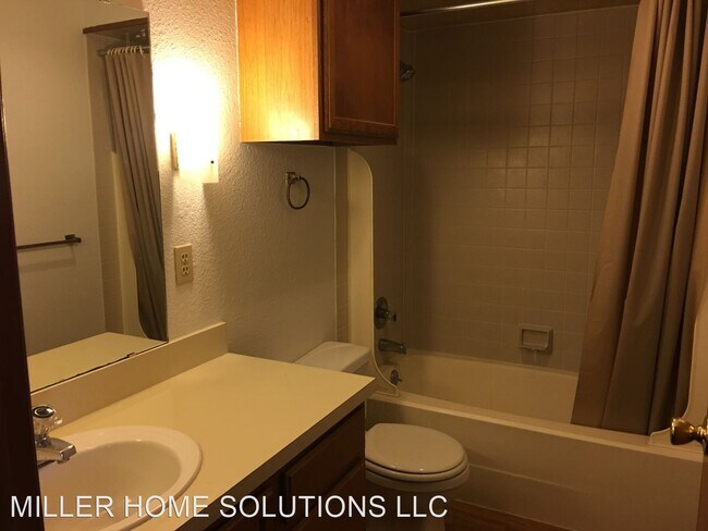 Building Photo - 2 br, 2 bath House - 4100 N Drexel #B