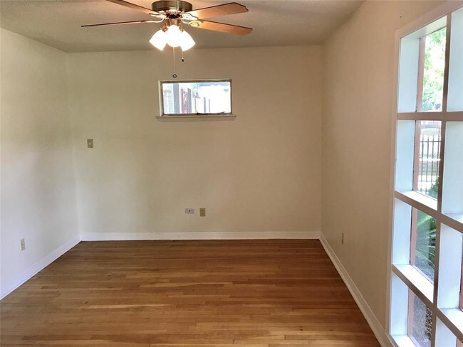 Building Photo - 4622 Michaux St