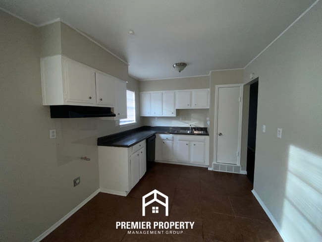 Foto del edificio - 4155 Windermere Rd