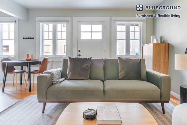 Foto del edificio - 327 Hawthorne Ave