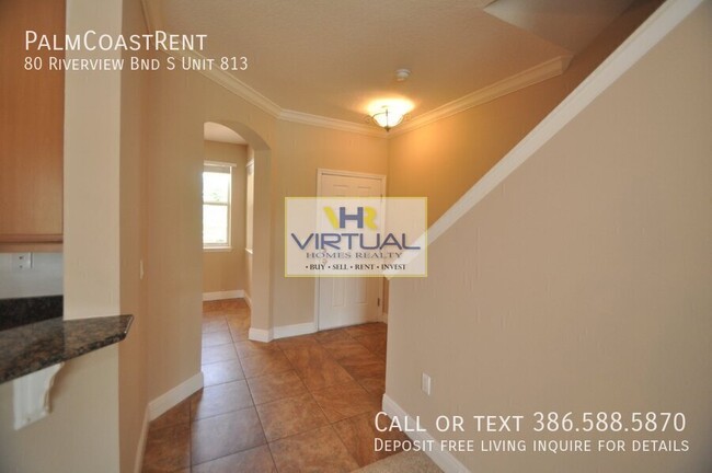 Building Photo - Condo, located in desirable gated communit...