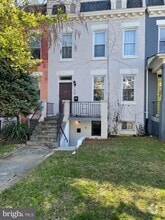 Building Photo - 608 Kenyon St NW